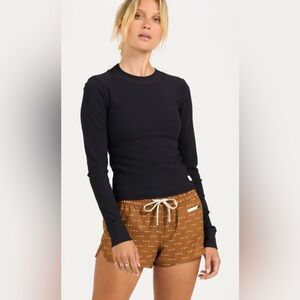 Vuori - Black Mudra Longsleeve Ribbed Top - Medium